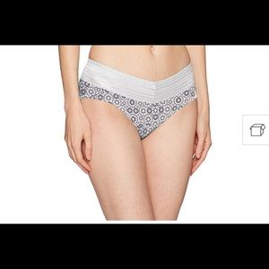 Warner’s women’s no pinches Lace hipster panty